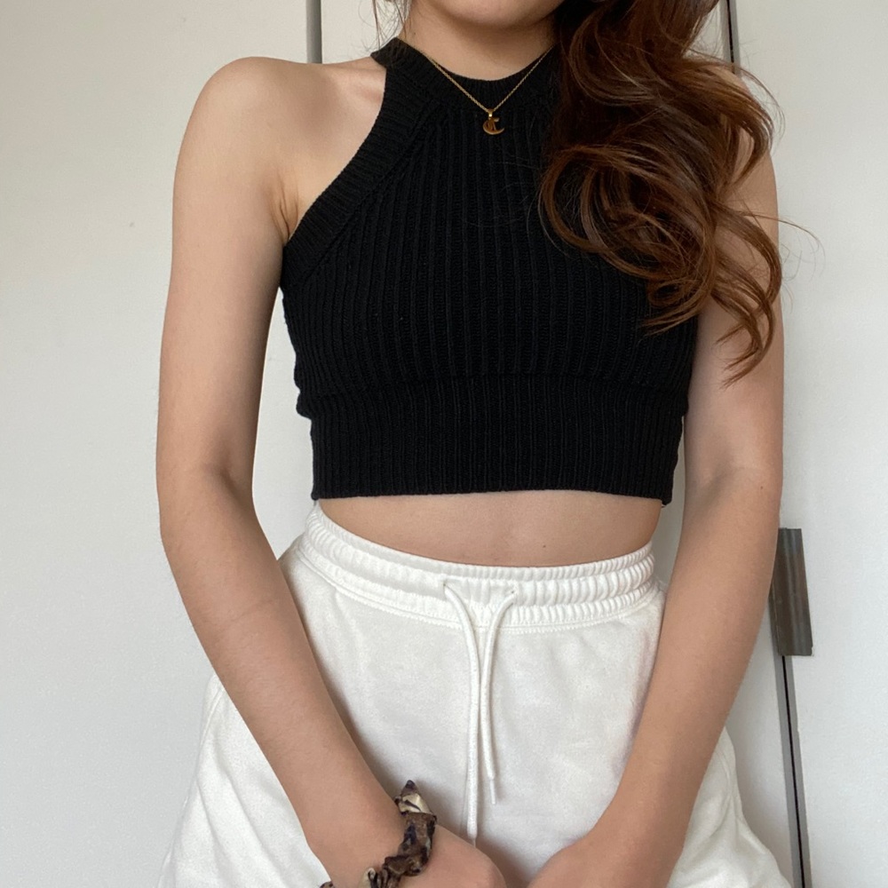 Brandy Melville Ribbed Cropped Tank - Picture 2 of 6